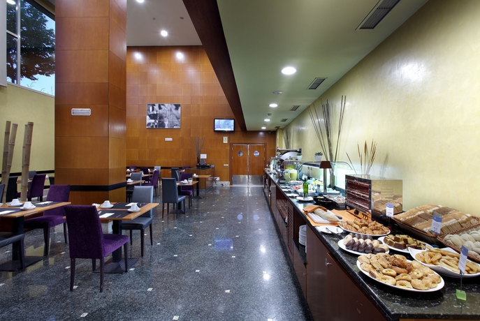 Imagen del bar/restaurante del Hotel Eurostars Gran Madrid. Foto 5