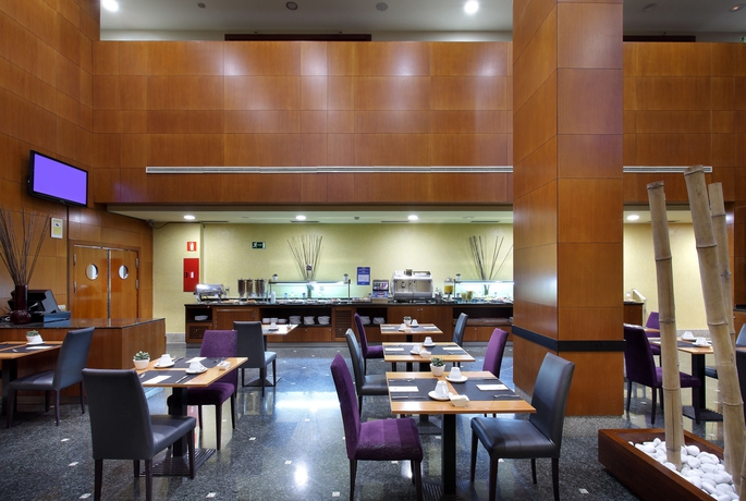 Imagen del bar/restaurante del Hotel Eurostars Gran Madrid. Foto 6