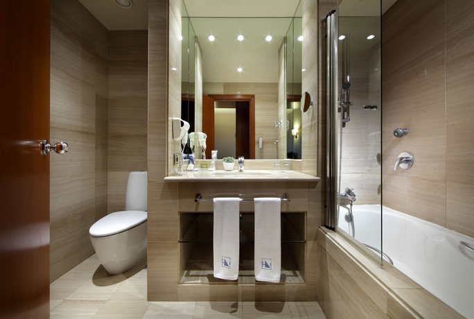 Imagen de la habitación del Hotel Eurostars Gran Madrid. Foto 8