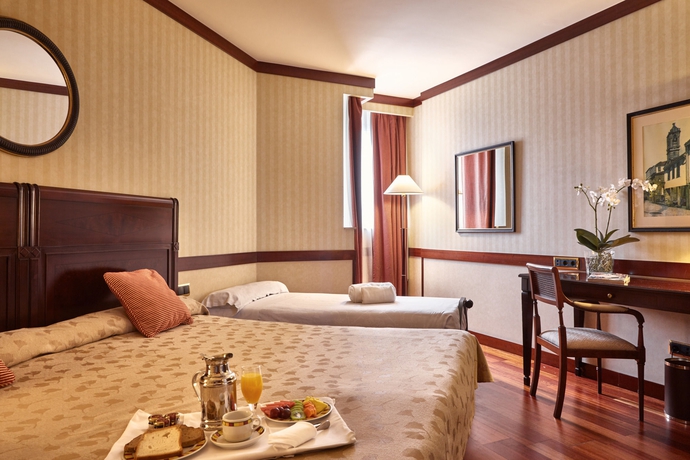 Imagen de la habitación del Hotel Eurostars Gran Santiago. Foto 7