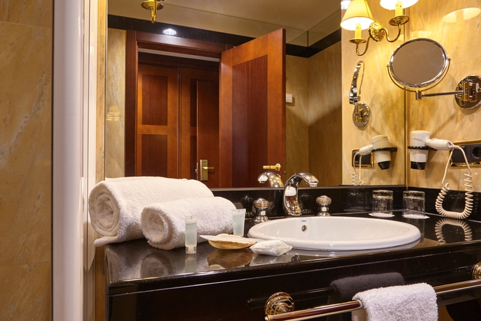 Imagen de la habitación del Hotel Eurostars Gran Santiago. Foto 10