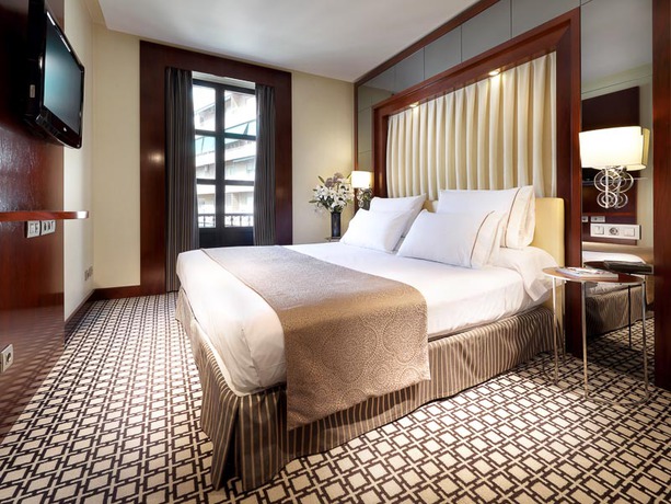 Imagen de la habitación del Hotel Eurostars Gran Vía. Foto 6