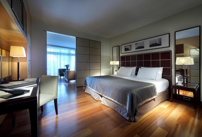 Imagen de la habitación del Hotel Eurostars Grand Marina. Foto 1