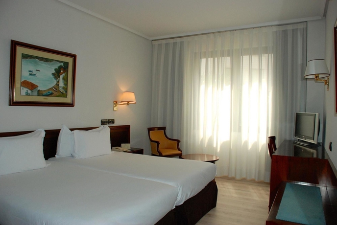 Imagen de la habitación del Hotel Eurostars Indautxu. Foto 11
