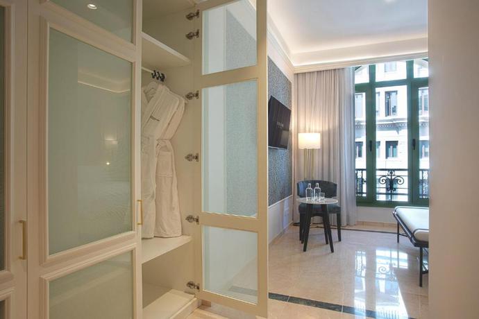 Imagen de la habitación del Hotel Eurostars Laietana. Foto 8