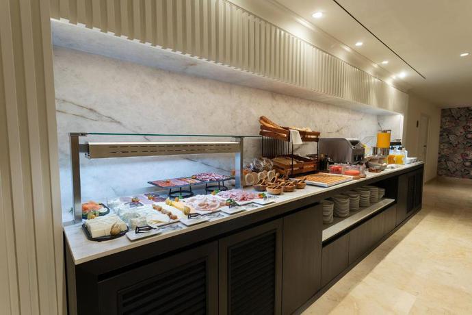 Imagen del bar/restaurante del Hotel Eurostars Laietana. Foto 3