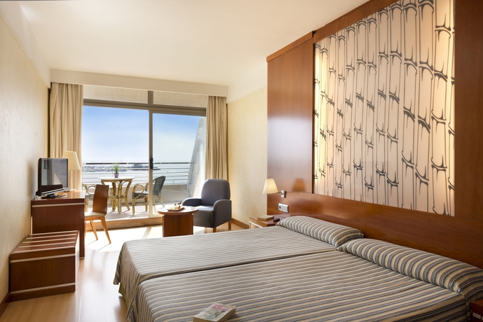 Imagen de la habitación del Hotel Eurostars Las Salinas. Foto 6