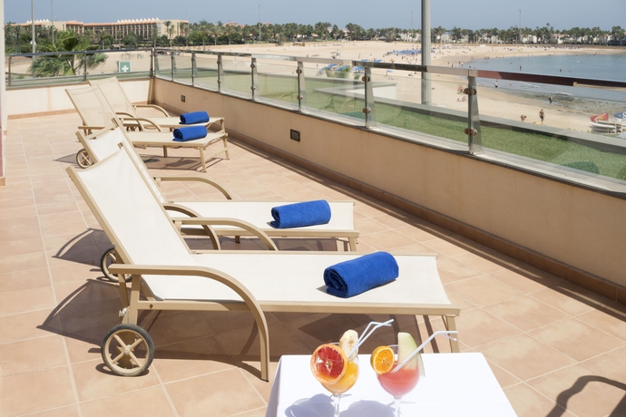 Imagen de los exteriores del Hotel Eurostars Las Salinas. Foto 16