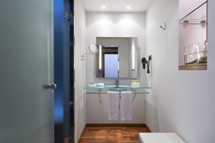 Imagen de la habitación del Hotel Eurostars Lisboa Parque. Foto 7