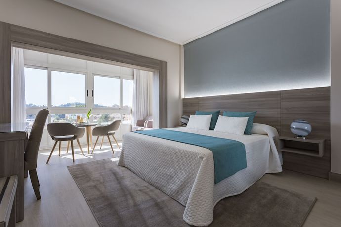 Imagen de la habitación del Hotel Eurostars Louxo Talaso. Foto 17