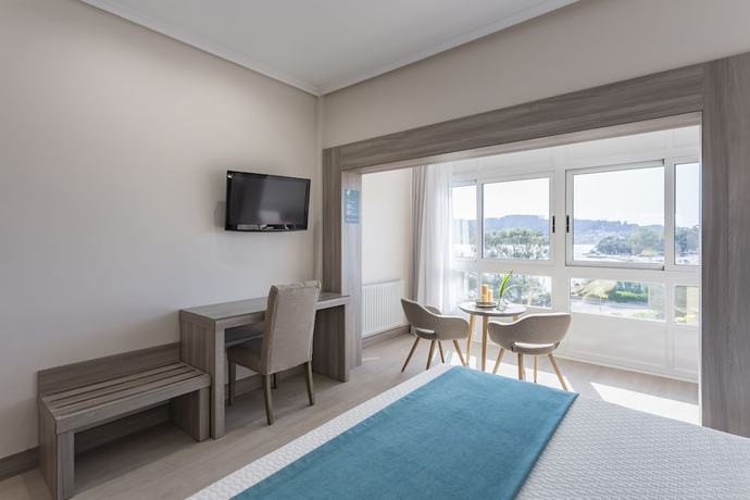 Imagen de la habitación del Hotel Eurostars Louxo Talaso. Foto 19