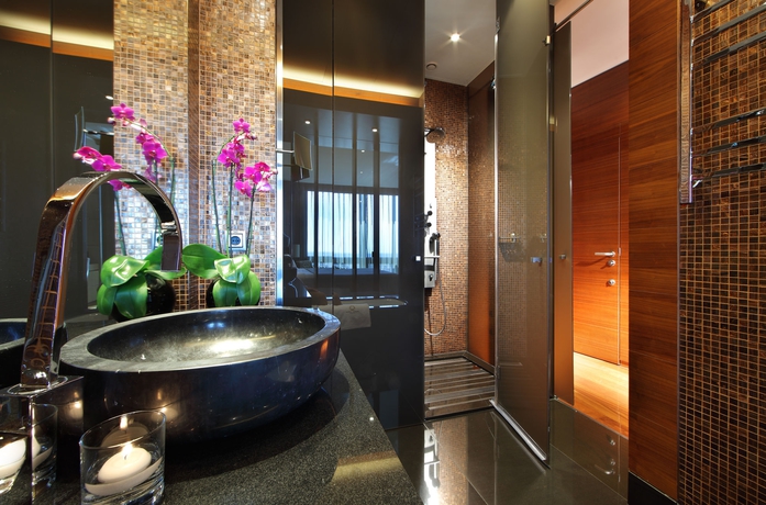 Imagen de la habitación del Hotel Eurostars Madrid Tower. Foto 2