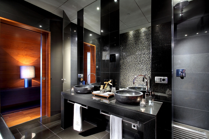 Imagen de la habitación del Hotel Eurostars Madrid Tower. Foto 4