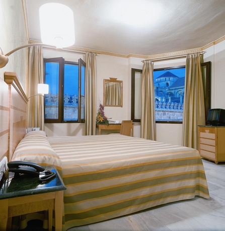 Imagen de la habitación del Hotel Eurostars Maimonides. Foto 3