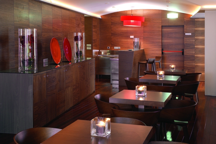 Imagen del bar/restaurante del Hotel Eurostars Marques De Vallejo. Foto 2