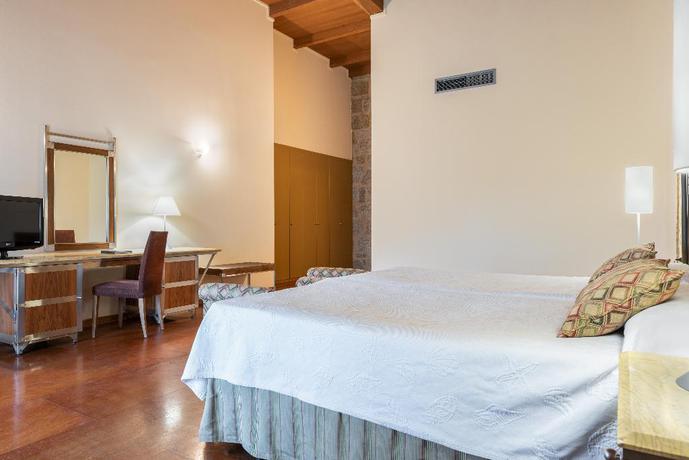 Imagen de la habitación del Hotel Eurostars Monumento Monasterio De San Clodio. Foto 7