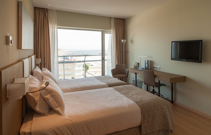 Imagen de la habitación del Hotel Eurostars Oasis Plaza. Foto 8