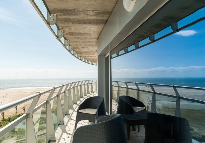 Imagen de la habitación del Hotel Eurostars Oasis Plaza. Foto 11