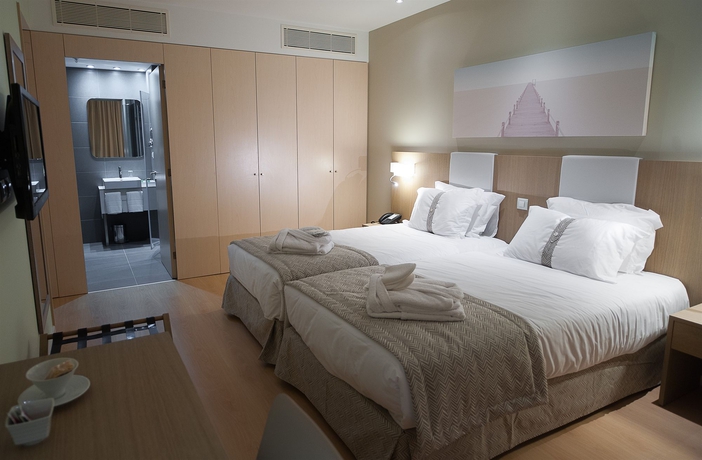 Imagen de la habitación del Hotel Eurostars Oasis Plaza. Foto 12