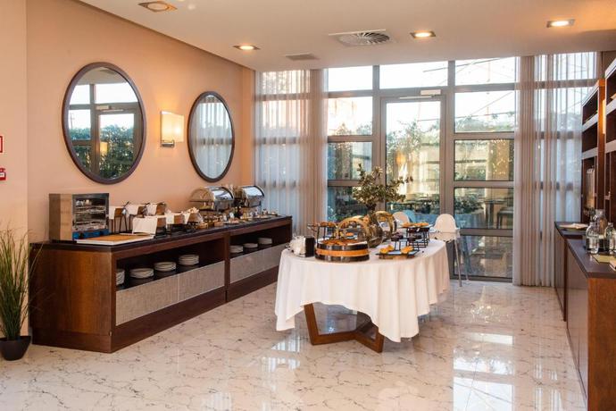 Imagen del bar/restaurante del Hotel Eurostars Oporto. Foto 2