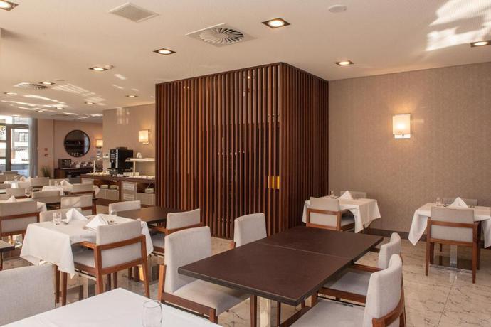 Imagen del bar/restaurante del Hotel Eurostars Oporto. Foto 6