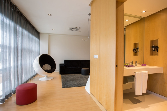 Imagen de la habitación del Hotel Eurostars Palacio De Cristal. Foto 10