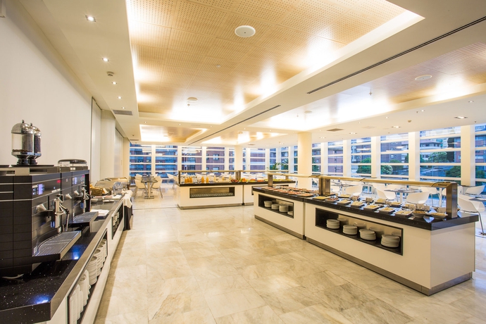 Imagen del bar/restaurante del Hotel Eurostars Palacio De Cristal. Foto 3