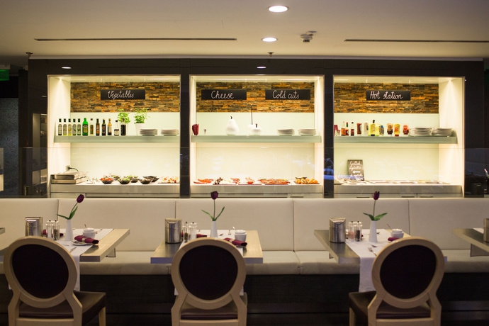 Imagen del bar/restaurante del Hotel Eurostars Palazzo Zichy. Foto 7