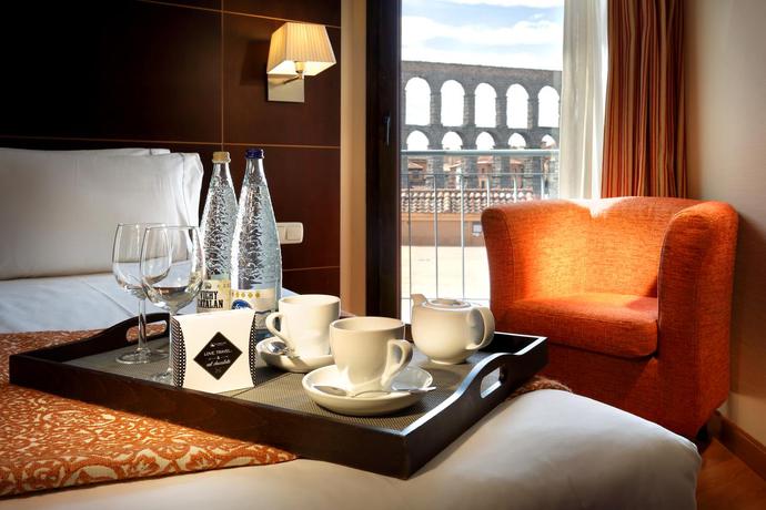 Imagen general del Hotel Eurostars Plaza Acueducto. Foto 3