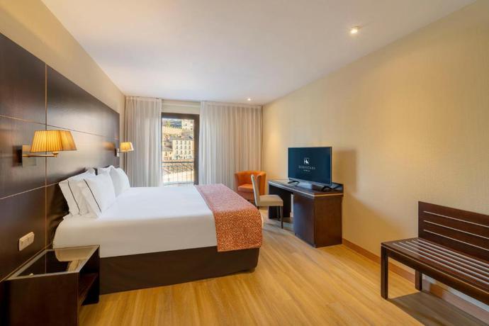 Imagen de la habitación del Hotel Eurostars Plaza Acueducto. Foto 2