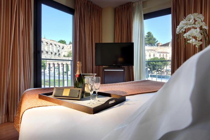 Imagen general del Hotel Eurostars Plaza Acueducto. Foto 6