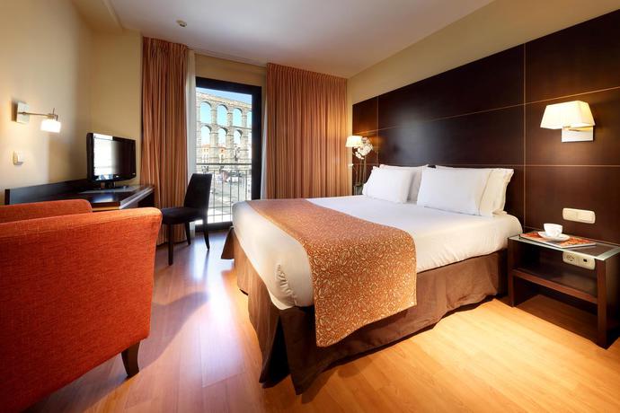 Imagen general del Hotel Eurostars Plaza Acueducto. Foto 7