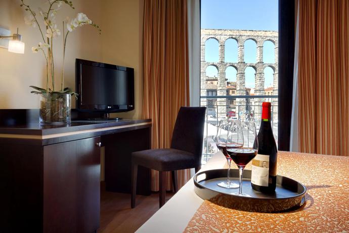 Imagen general del Hotel Eurostars Plaza Acueducto. Foto 8