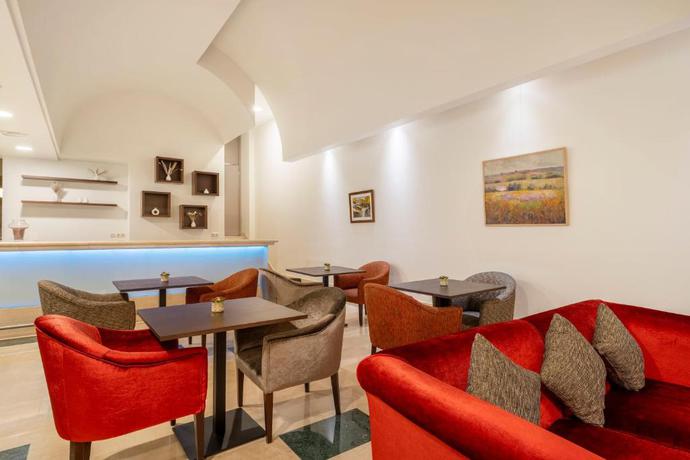 Imagen de los interiores del Hotel Eurostars Plaza Acueducto. Foto 10