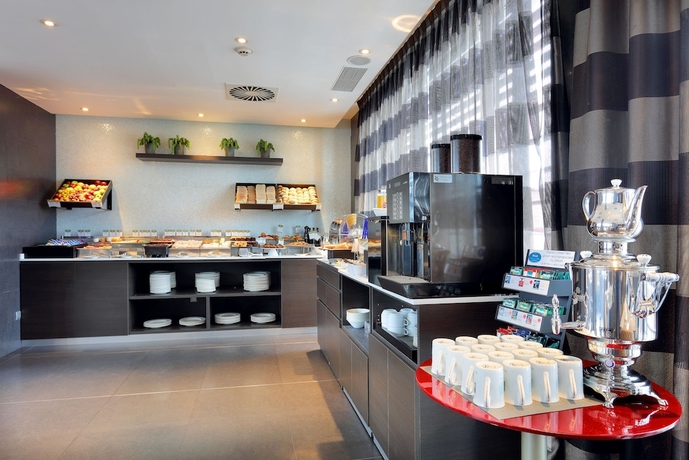 Imagen del bar/restaurante del Hotel Eurostars Plaza Mayor. Foto 2