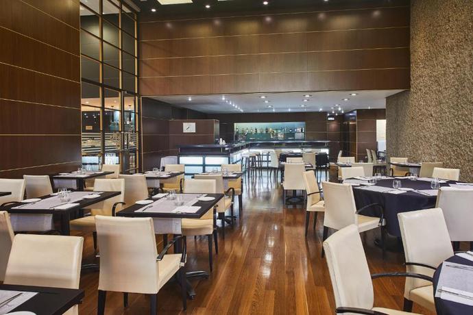 Imagen del bar/restaurante del Hotel Eurostars Puerta Madrid. Foto 3