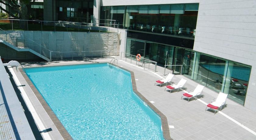 Imagen de la piscina del Hotel Eurostars Reina Felicia. Foto 16