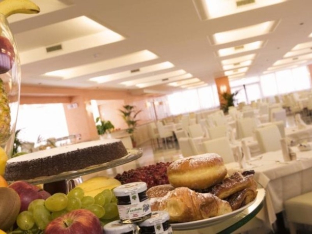 Imagen del bar/restaurante del Hotel Eurostars Roma Congress. Foto 3