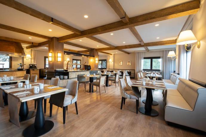 Imagen del bar/restaurante del Hotel Eurostars Royal Tanau. Foto 2