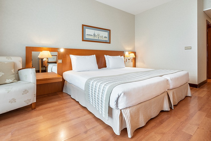 Imagen de la habitación del Hotel Eurostars San Lazaro. Foto 6
