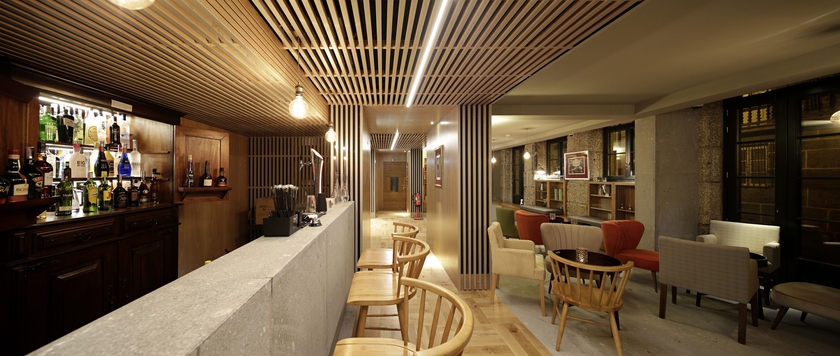 Imagen del bar/restaurante del Hotel Eurostars Santa Luzia. Foto 5