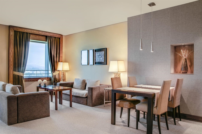 Imagen de la habitación del Hotel Eurostars Suites Mirasierra. Foto 7