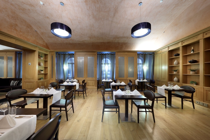 Imagen del bar/restaurante del Hotel Eurostars Thalia. Foto 2