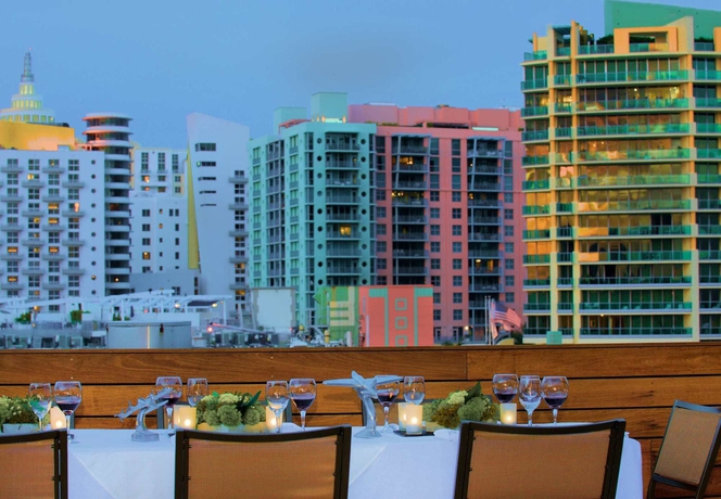 Imagen del bar/restaurante del Hotel Eurostars Winter Haven. Foto 3