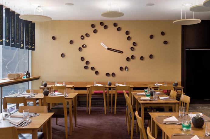 Imagen del bar/restaurante del Hotel Eurostars uHotel. Foto 3