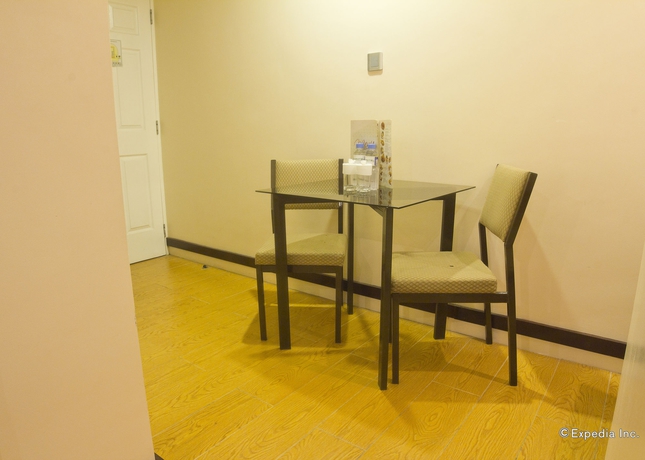 Imagen de la habitación del Hotel Eurotel Makati. Foto 5