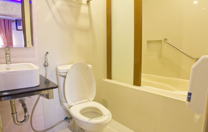 Imagen de la habitación del Hotel Eurotel Makati. Foto 14