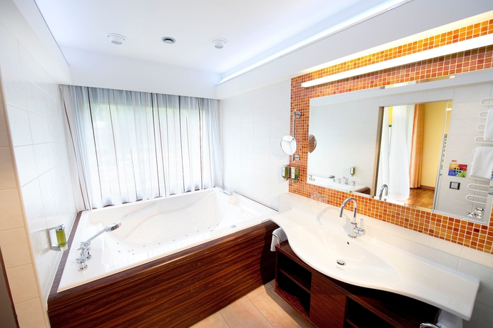 Imagen de la habitación del Hotel Eurothermenresort Paradiso 4s. Foto 4