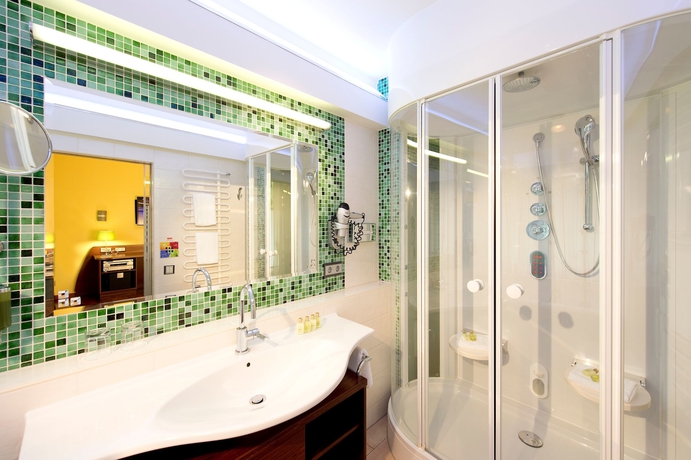 Imagen de la habitación del Hotel Eurothermenresort Paradiso 4s. Foto 9