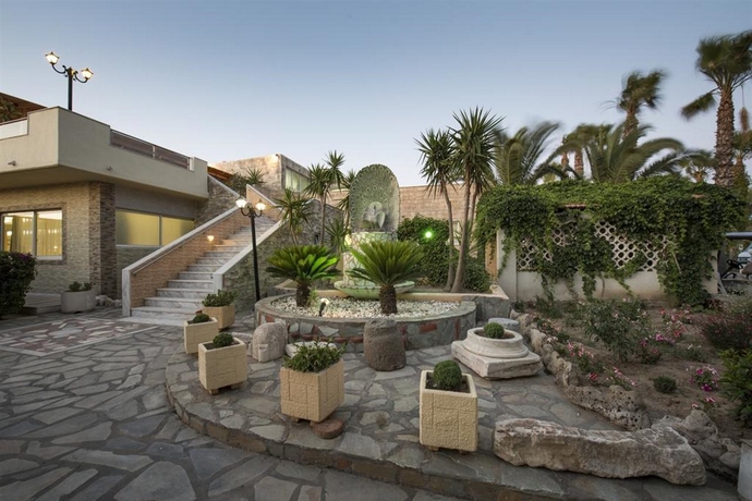 Imagen general del Hotel Eurovillage Achilleas. Foto 7